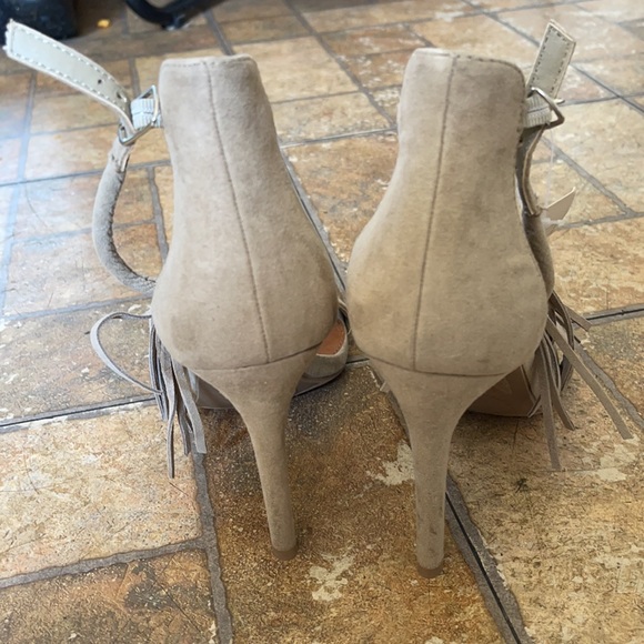 Heels brand new! - Picture 3 of 4